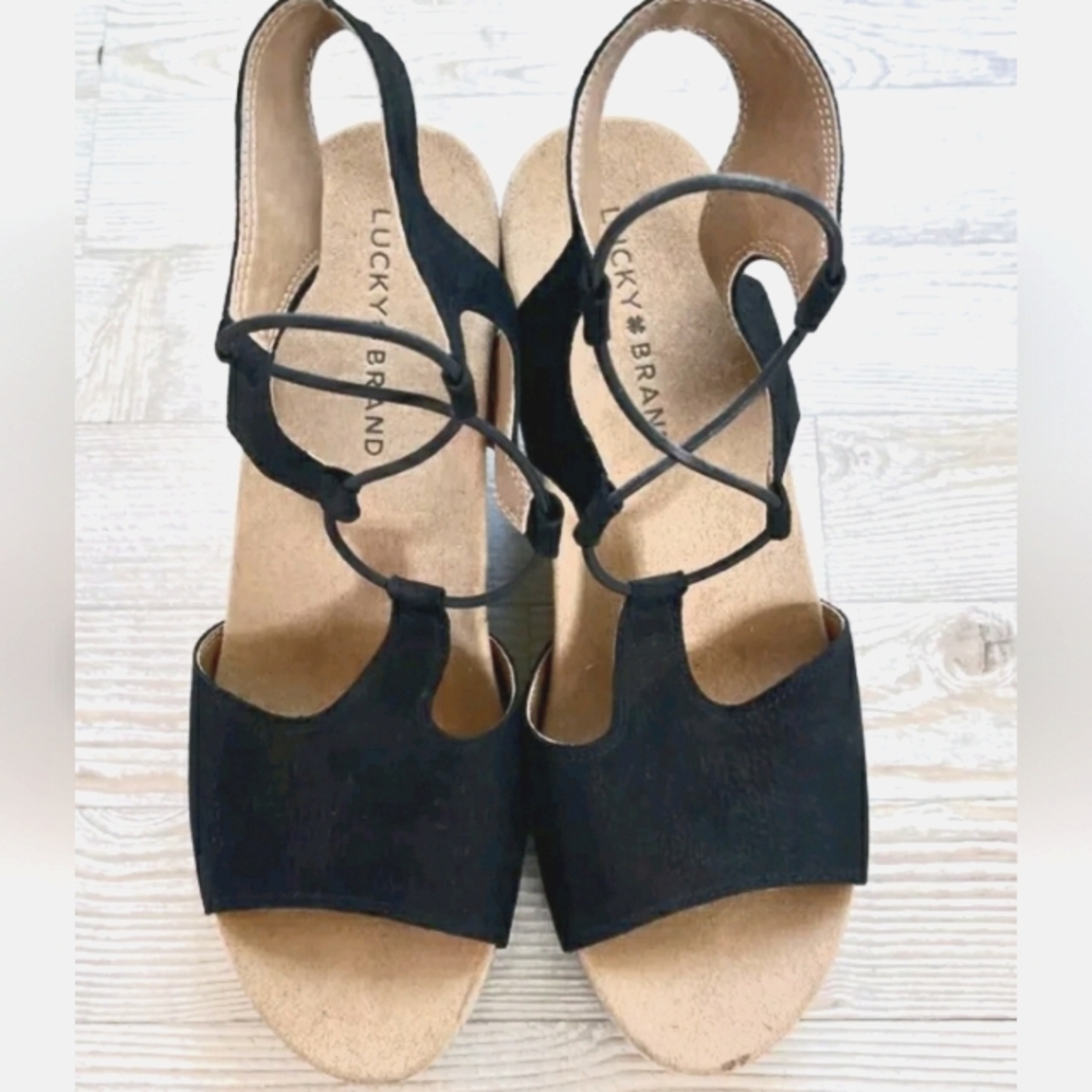 NWOB Lucky Brand Yejida2 Black Sandals with Criss-Cross Straps SZ. 8.5M